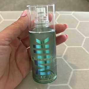 Milk Hydro Grip Primer